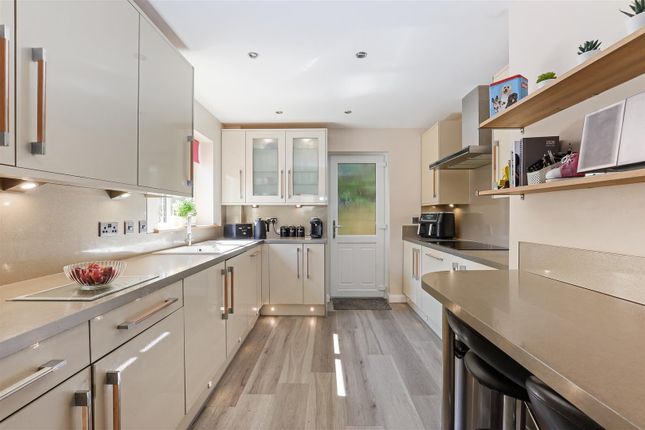 31 Geralds Way, Geralds Way, Stroud photo 4