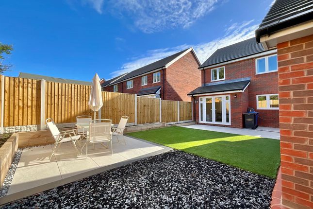 86 Hawarden Way, Stoke-On-Trent photo 4