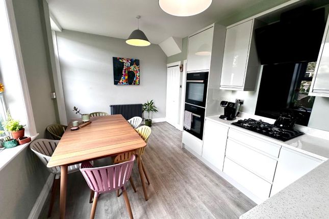 422, Leymoor Road, Huddersfield photo 4
