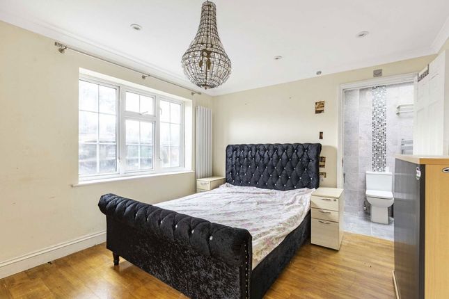 588, Great West Road, Hounslow photo 4