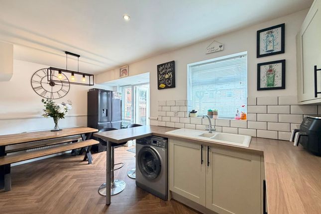 14 Hadrians Walk, Scarborough photo 2