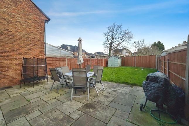 50, Kennel Lane, Berkshire photo 2