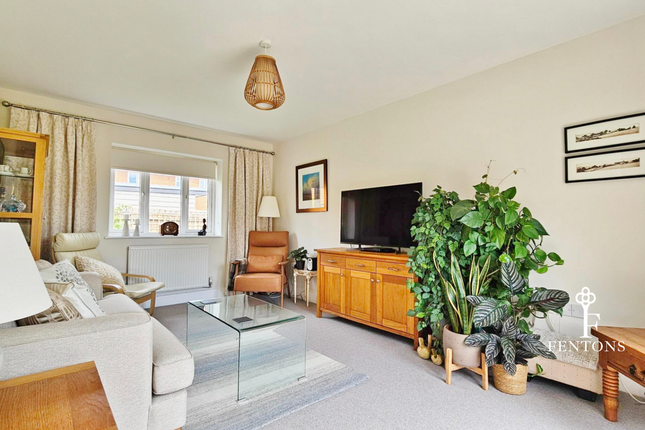 10, Orchard Gardens, Frinton-On-Sea photo 3