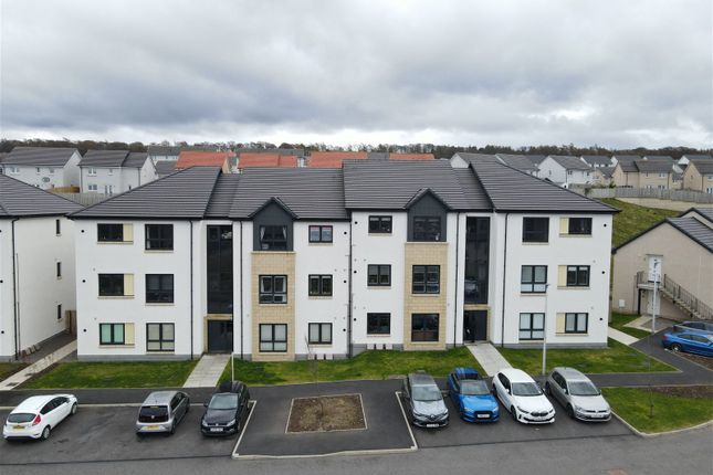 Thumbnail Flat for sale in 34 Countess Park, Inverness