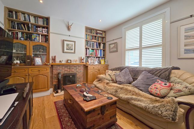 Mariner's Cottage, 24, Waterloo Road, Lymington photo 2