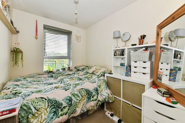 Flat 141, Squires Court, Bedminster Parade, Bristol photo 4