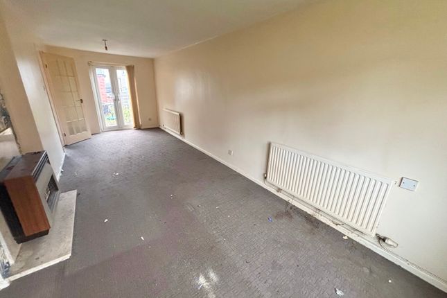32 Michael Way, Pontypool photo 5