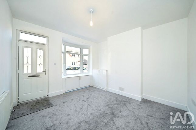 87, Cressett Lane, Brierley Hill photo 2