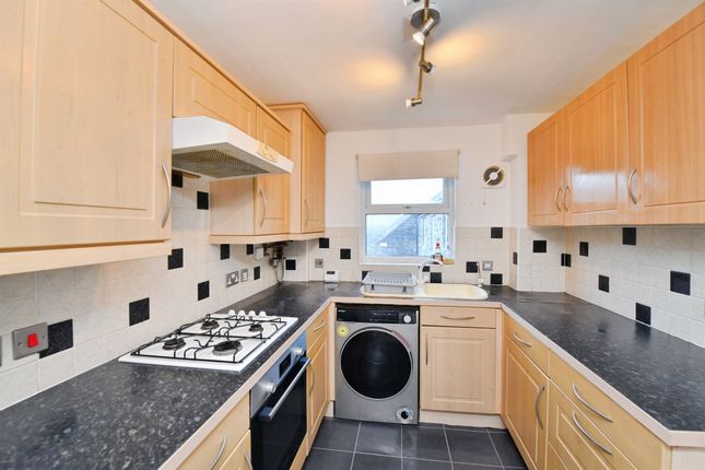 98, Grassmere Way, SALTASH photo 2