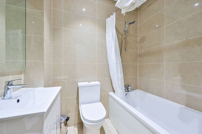 Flat for sale in Montacute Road, Catford, London