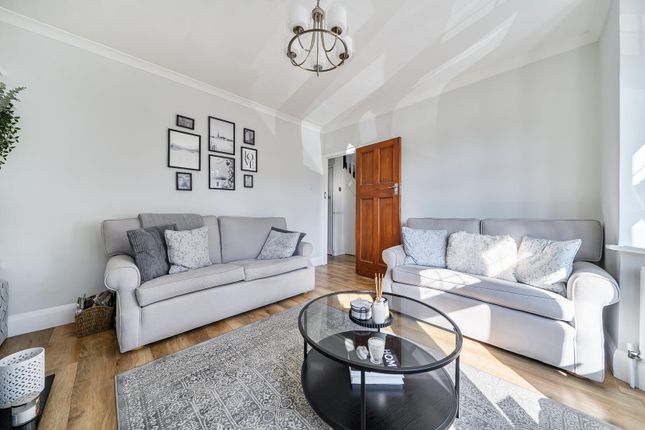 18, Saxville Road, Orpington photo 4