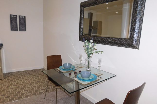 Apt 302 Manor Apartments,, 2 Manor Row, City Centre photo 3