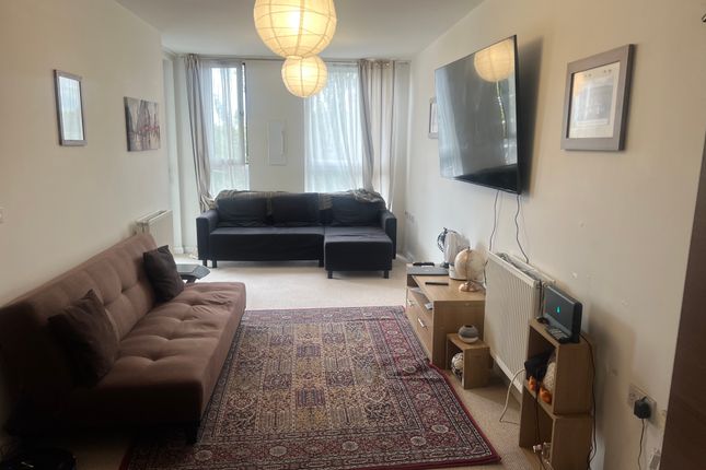Flat 59 Coppermill Heights, Mill Mead Road, London photo 2