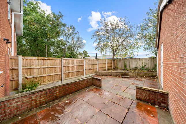 12a Tutor Bank Drive, Newton-Le-Willows photo 4