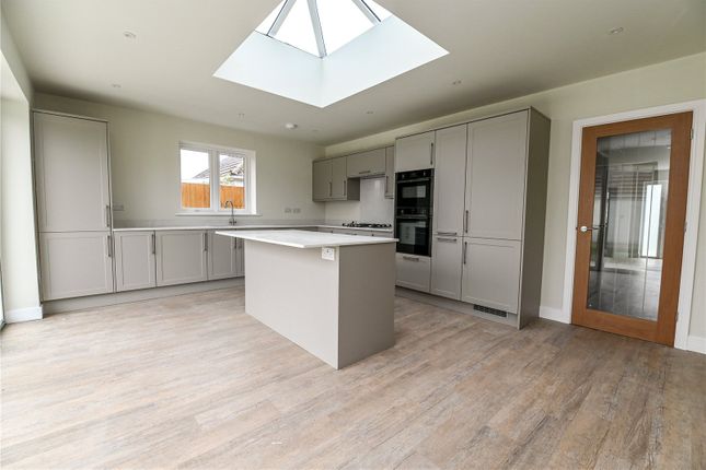 1, Durland Close, Hampshire photo 2
