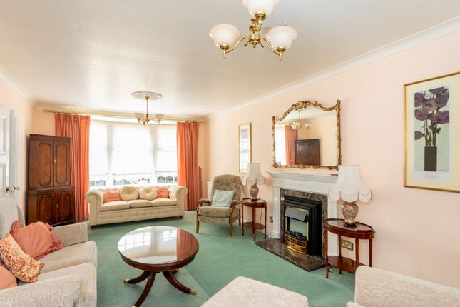 14, Cobay Close, Hythe photo 4