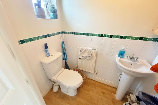 19 Maenol Glasfryn, Llanelli photo 3
