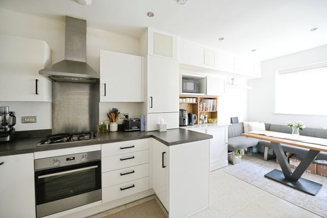 67, Ager Avenue, Dagenham photo 4