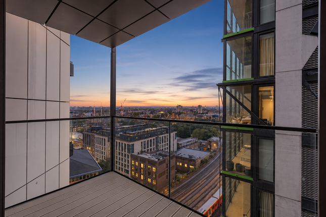 The Dumont Albert Embankment, London photo 2
