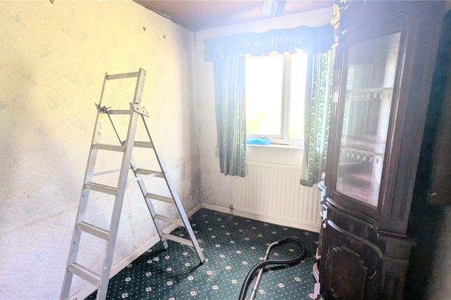 3, Green Bank Drive, Burnley photo 4