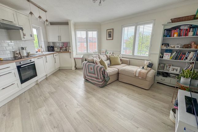 55, Lundy Close, Southend on Sea photo 2