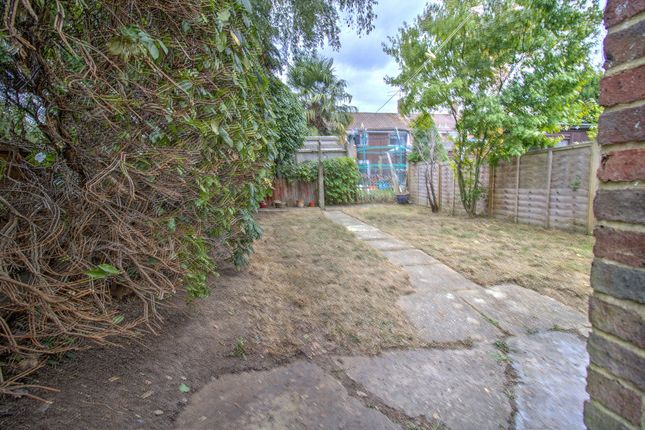 23, Titmus Drive, Crawley photo 4