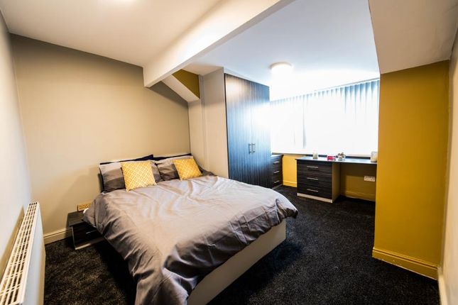 Thumbnail Property to rent in Brudenell Avenue, Hyde Park, Leeds