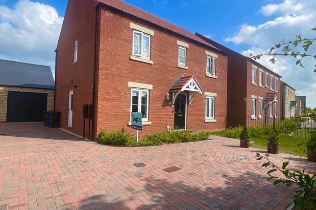 4-bed house on 4, Romford Close, Bicester, £625,000