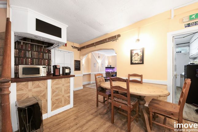Room 9, Clifton Grove Hotel, 4 Clifton Grove, Torquay photo 3