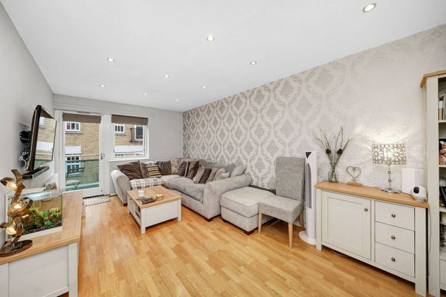 Flat for sale in Cartwright Street, Tower Hill, London