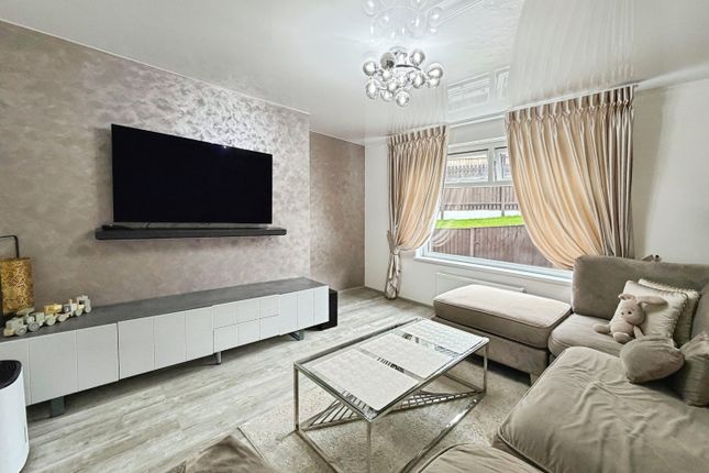 41, Stonegate Road, Bradford photo 2