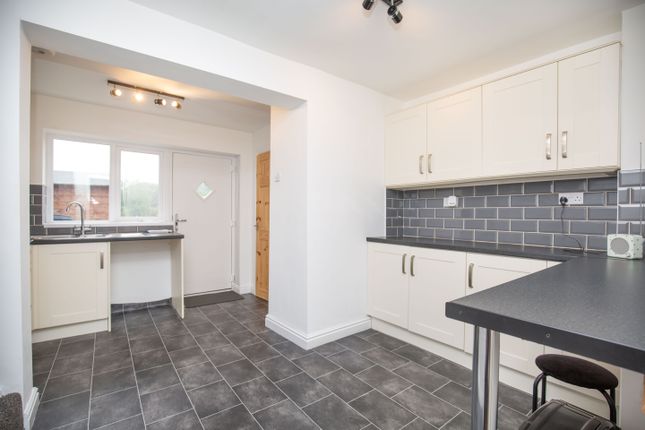 36, Ridge Lane, Nuneaton photo 4