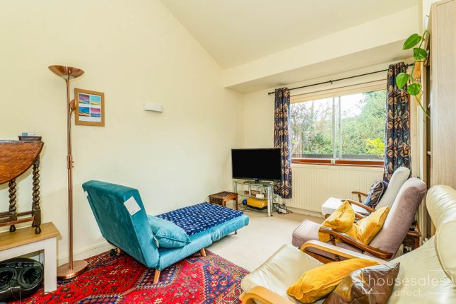 6, Pine Close, Norwich photo 2