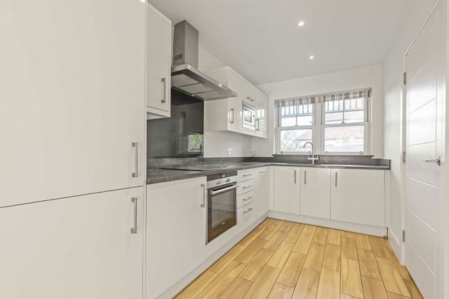 2 C, Sunbury Court Road, Sunbury-On-Thames photo 2