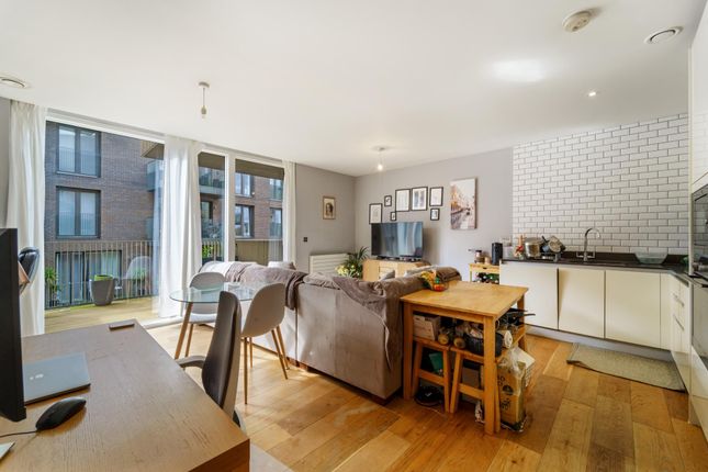 Flat for sale in Halyards Court, Durham Wharf Drive