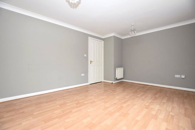 Turnberry Gardens, Wakefield photo 3