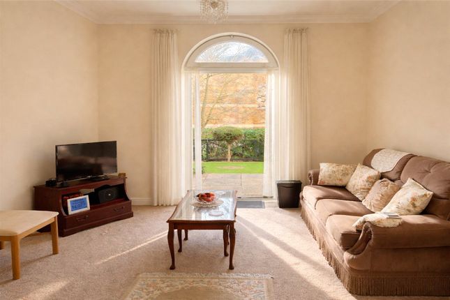 2-bed flat on 6,, Boundary Point, Caterham, £350,000
