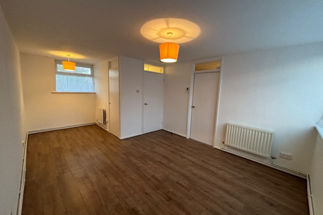 1-bed flat on Barnet Court, RAMSGATE, £700/mo