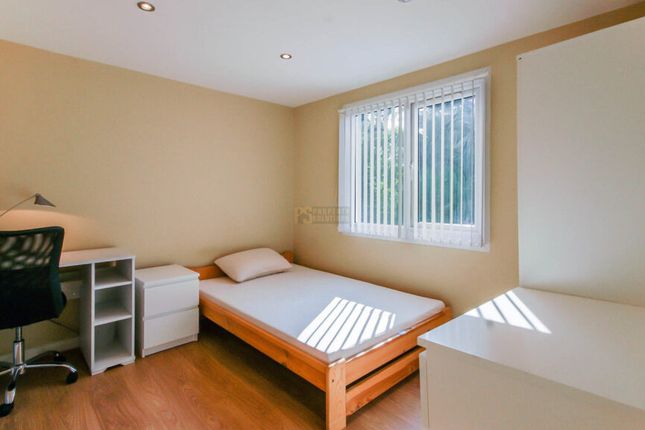 233, Harborne Lane, Birmingham photo 4