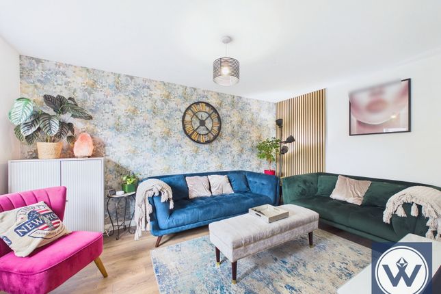 24, River View Drive, Salford photo 2