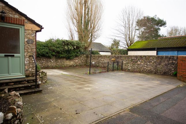 1 Town Cottages, High Street, Chard photo 4