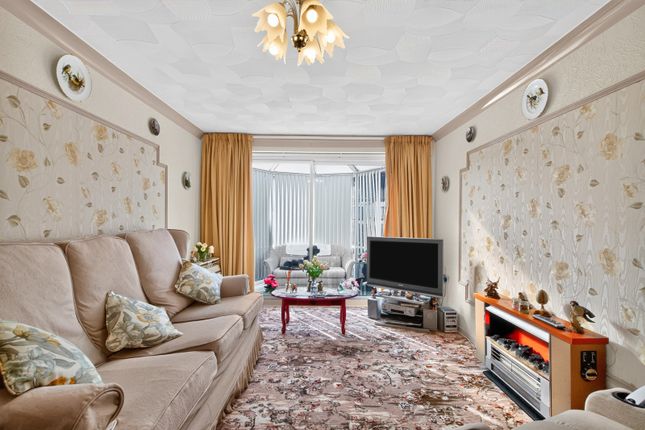 4, Holly Close, Great Yarmouth photo 2