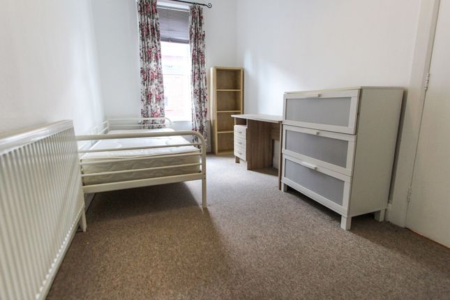 Flat 4, 37 Hawkwood Road, Bournemouth photo 3