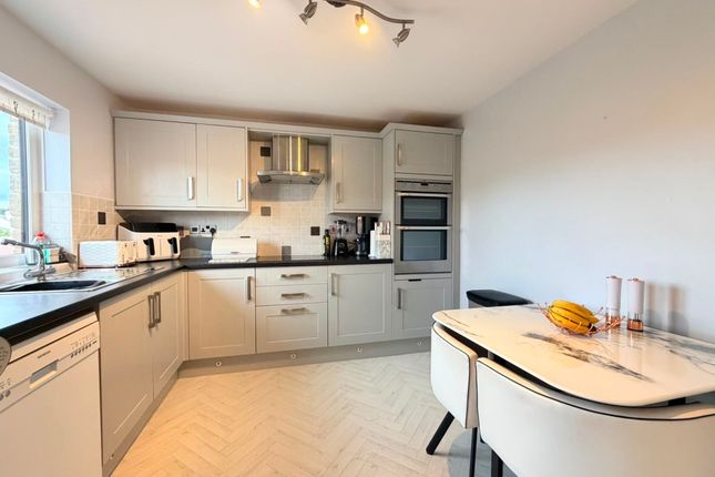 5 Newby Farm Court, Scarborough photo 4