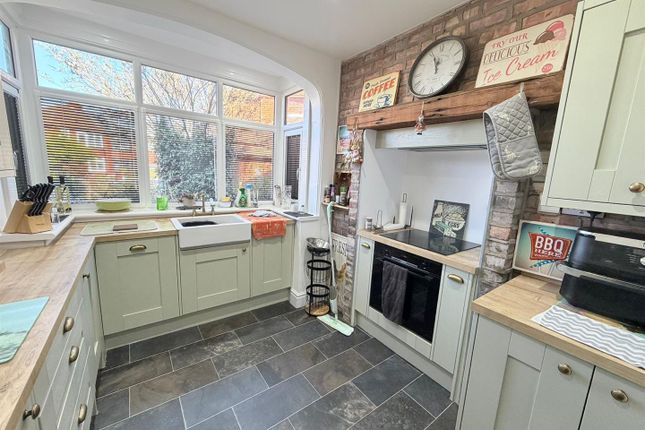 42, Knott Lane, Hyde photo 2