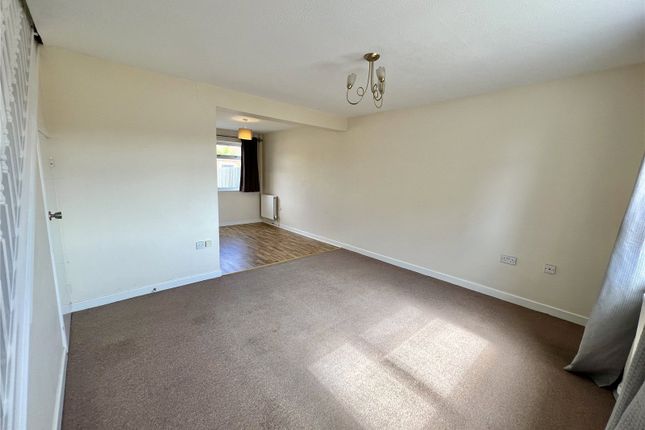 27, Medbourne Close, Dorset photo 4