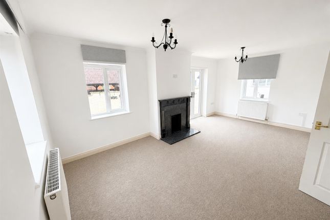 6, White House Court, Gillingham photo 4