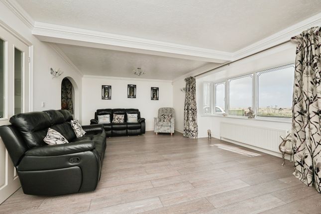 132, Coast Drive, Lydd on Sea, Romney Marsh photo 3