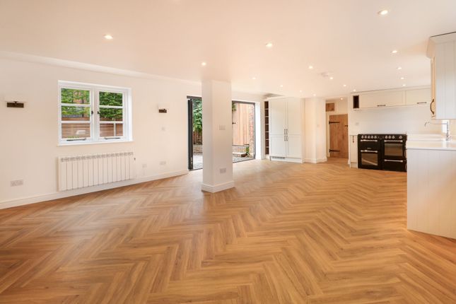 5, Hill View, Eydon photo 3