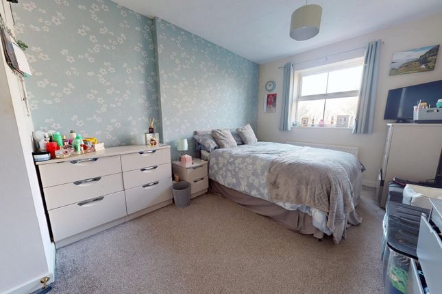 Flat 9 Timken House, Timken Way, Daventry photo 4